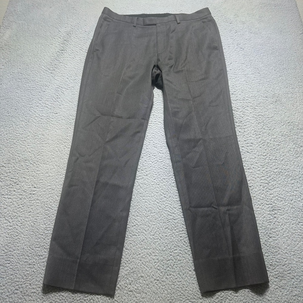 Hugo Boss Shark1 Mens 34R Gray 100% Virgin Wool Dress Pants Flat Front